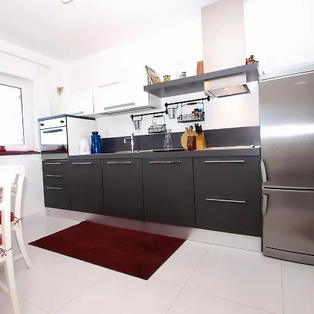 Bozo 1418 Apartment *