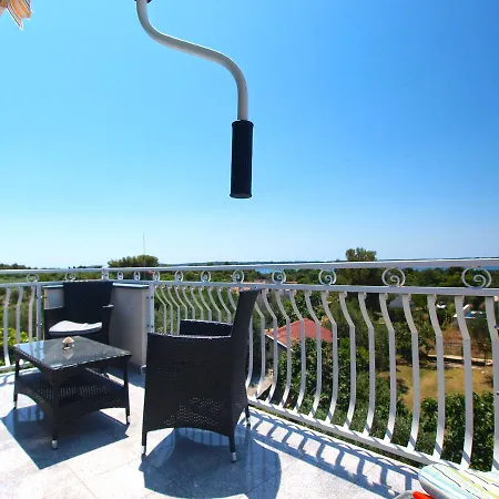 Apartmán Bozo 1418 Peroj