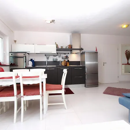 Bozo 1418 Apartment