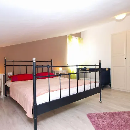 Bozo 1418 Apartman