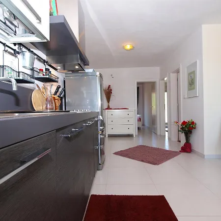 Bozo 1418 Apartman Peroj
