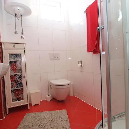Bozo 1418 Apartman Peroj